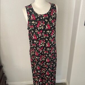 Elegant Floral Maxi Dress - Black and Pink